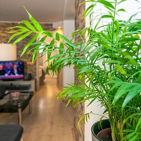 Relaxing 2Bd Apartment, Ground Floor - Walk To Old Town Split Buitenkant foto