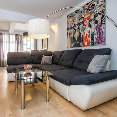 Relaxing 2Bd Apartment, Ground Floor - Walk To Old Town Split Buitenkant foto
