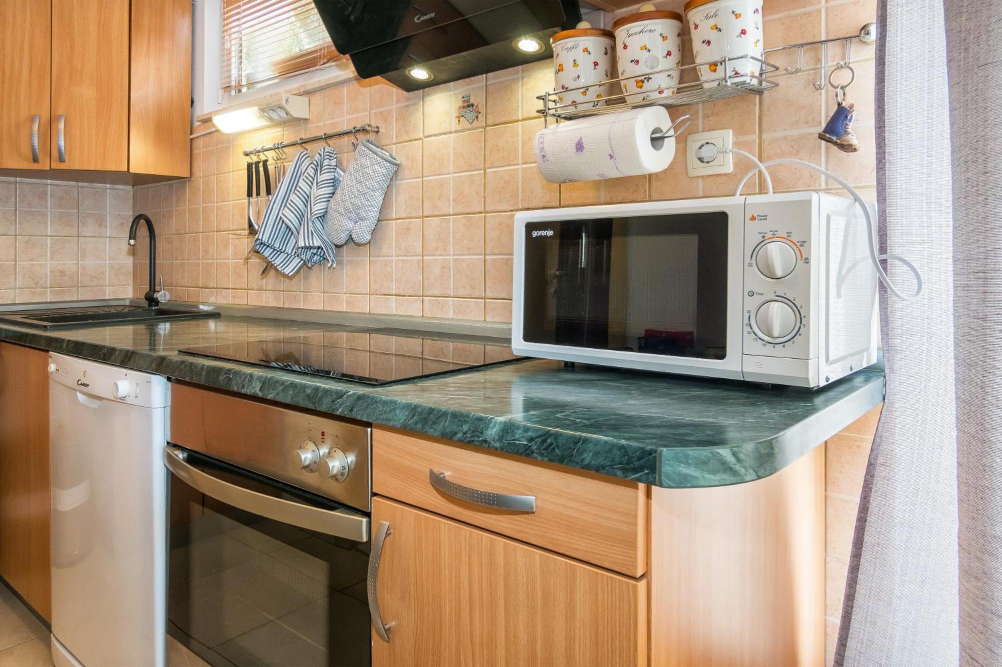 Relaxing 2Bd Apartment, Ground Floor - Walk To Old Town Split Buitenkant foto