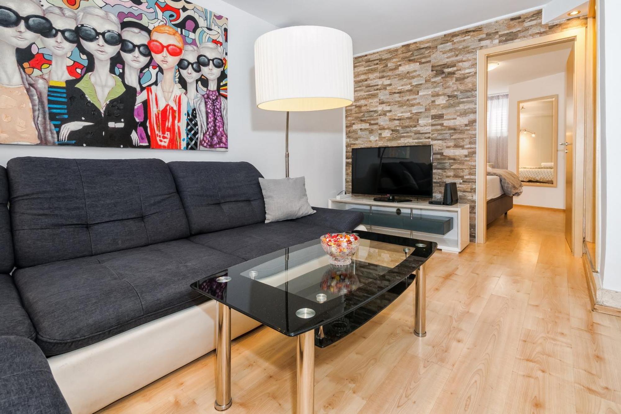Relaxing 2Bd Apartment, Ground Floor - Walk To Old Town Split Buitenkant foto
