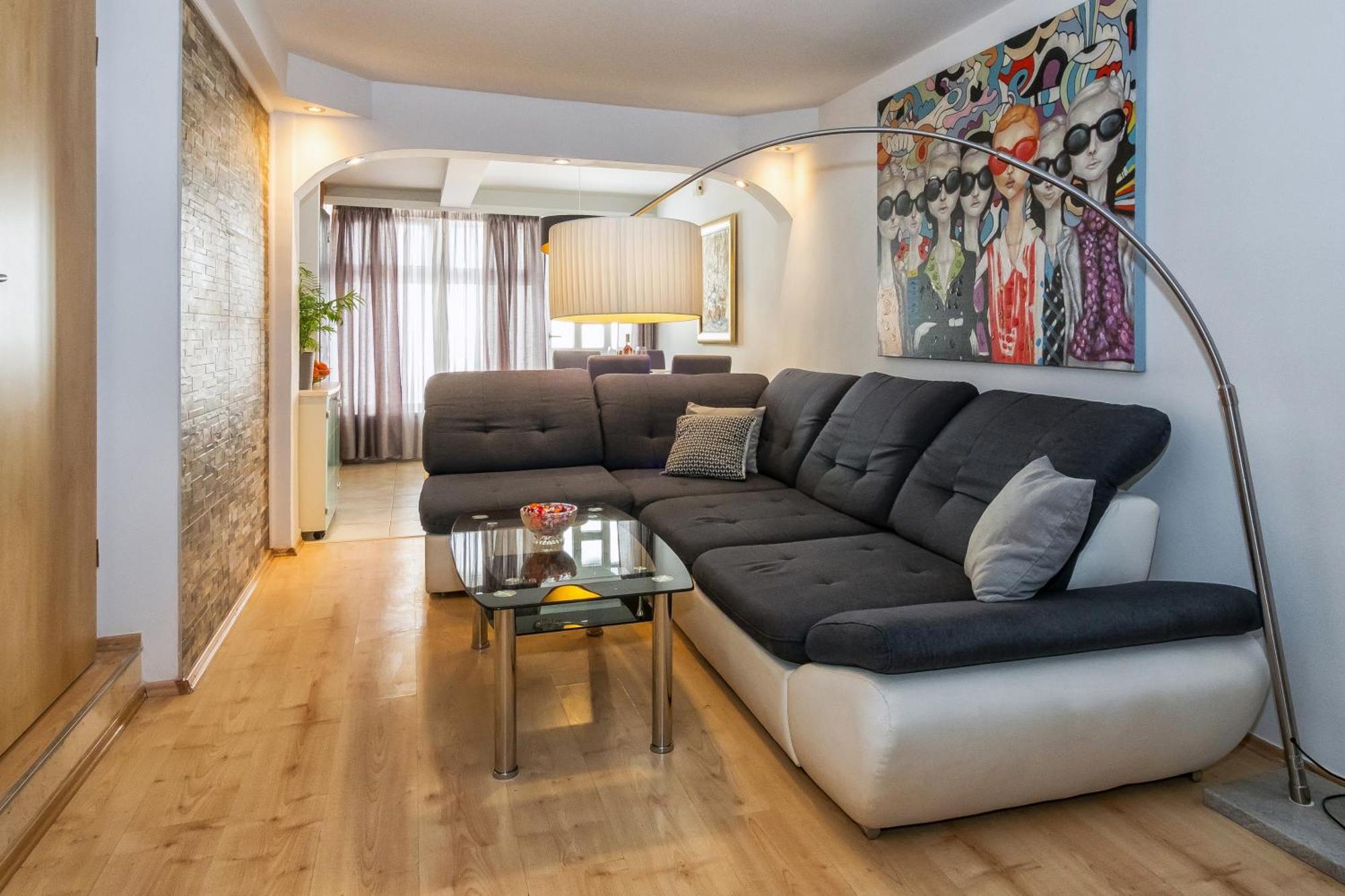 Relaxing 2Bd Apartment, Ground Floor - Walk To Old Town Split Buitenkant foto