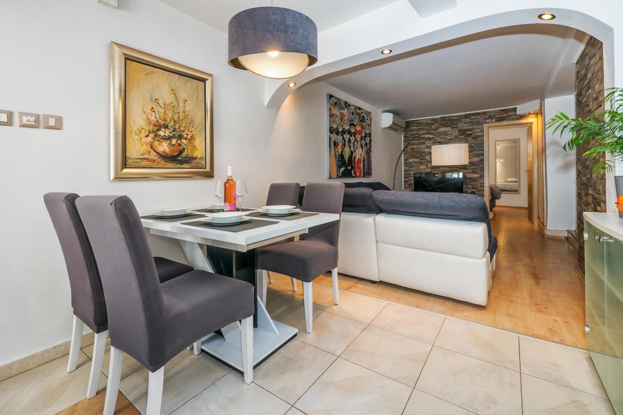 Relaxing 2Bd Apartment, Ground Floor - Walk To Old Town Split Buitenkant foto