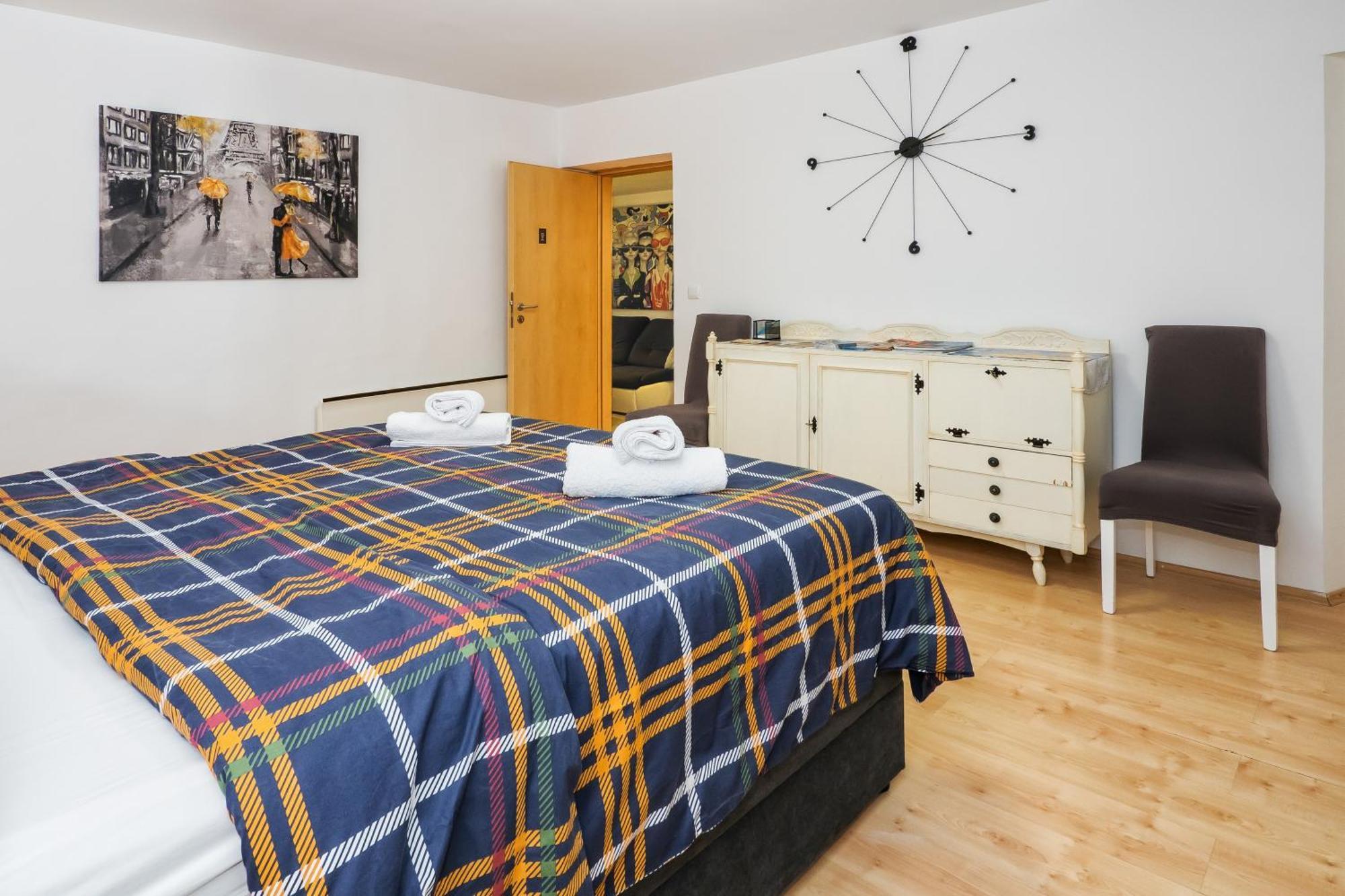 Relaxing 2Bd Apartment, Ground Floor - Walk To Old Town Split Buitenkant foto