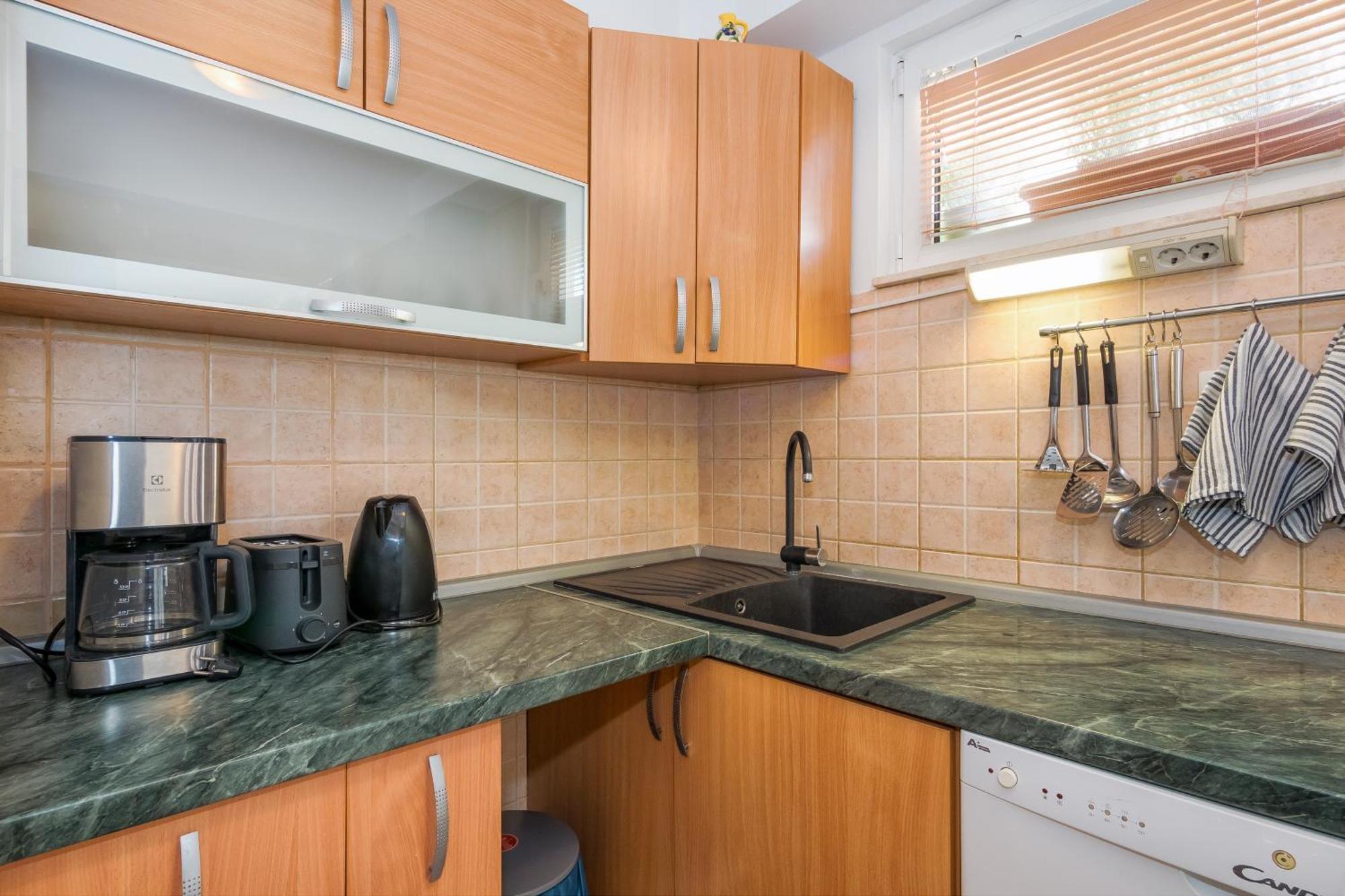 Relaxing 2Bd Apartment, Ground Floor - Walk To Old Town Split Buitenkant foto