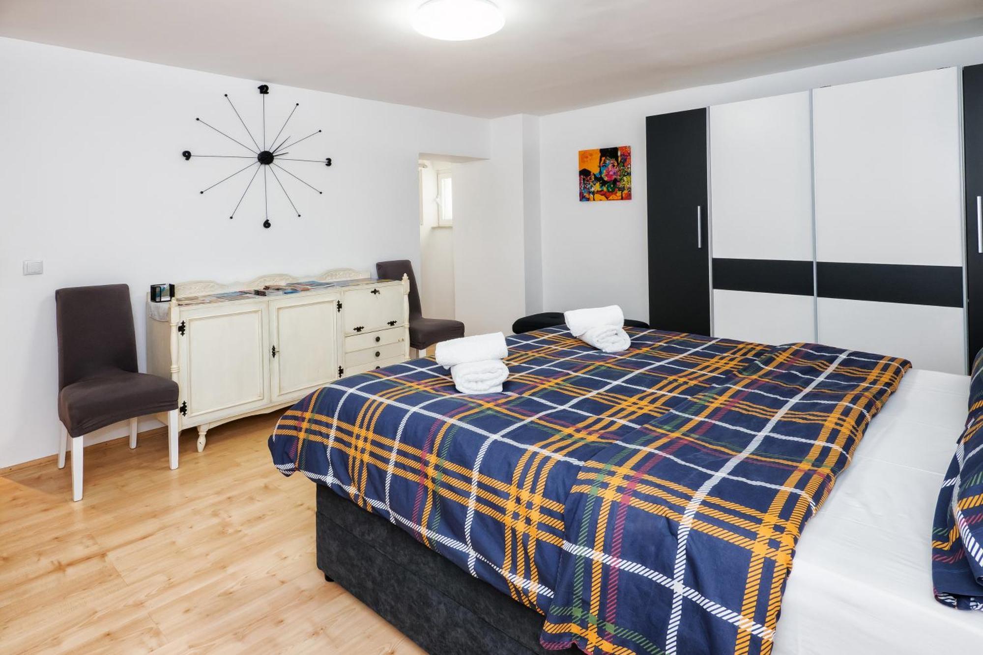 Relaxing 2Bd Apartment, Ground Floor - Walk To Old Town Split Buitenkant foto