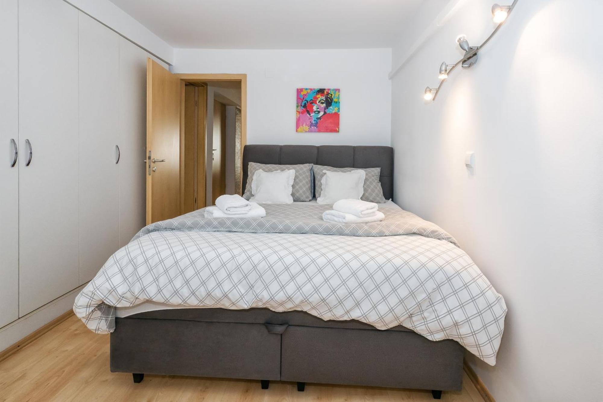 Relaxing 2Bd Apartment, Ground Floor - Walk To Old Town Split Buitenkant foto
